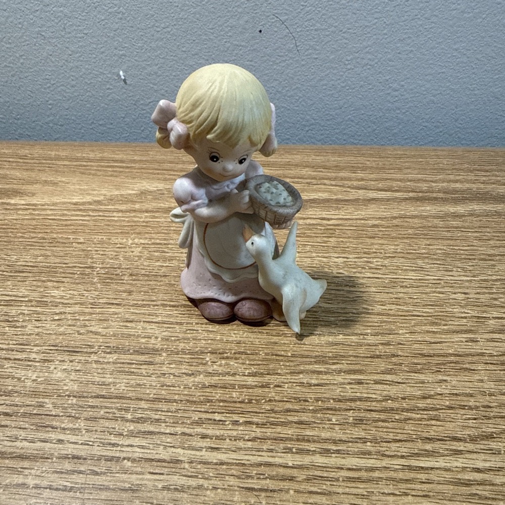 Vintage Homeco Girl Feeding Duck Goose #1449 Bisque Porcelain 4" Figurine‎